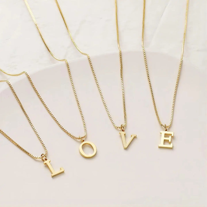 Collier avec initiales lettres d’amour