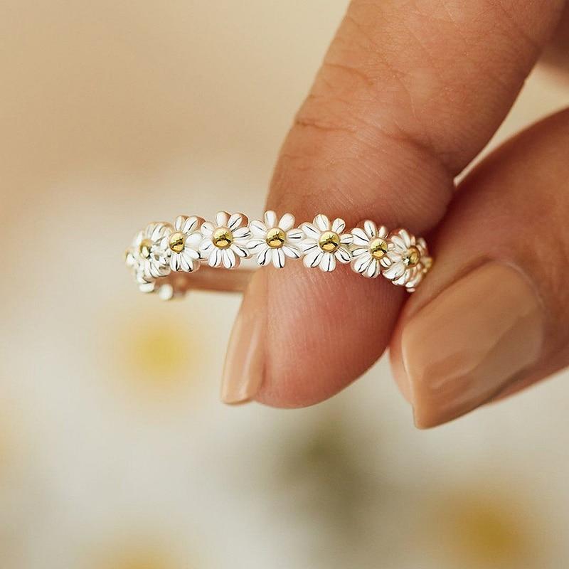 Bague réglable en argent avec marguerite